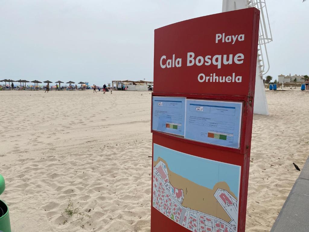 Orihuela Costa 2-bedroom 1-bath renovated vacation rental on La Zenia Beach - 3