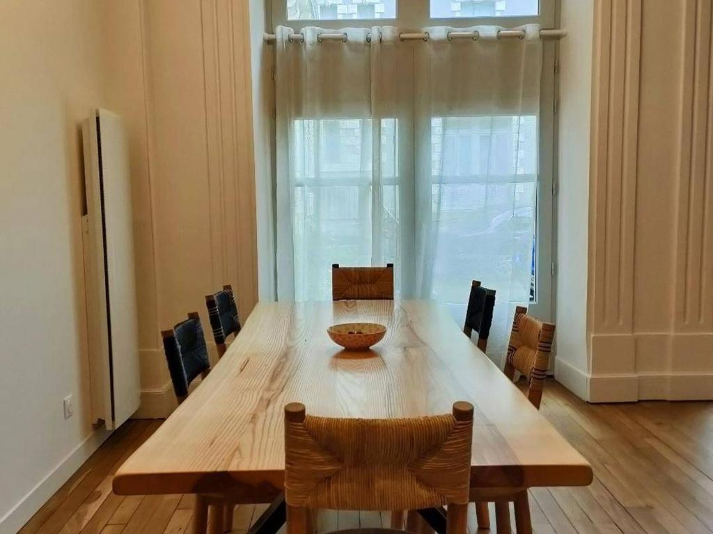 Appartement haut de gamme 113m² centre-ville pour 6/8 pers - FR-1-234-280 - 2