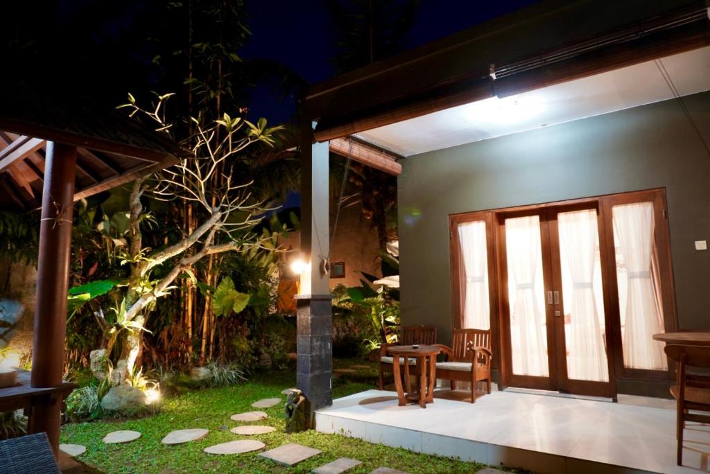 Homayoon Villa at Bisma