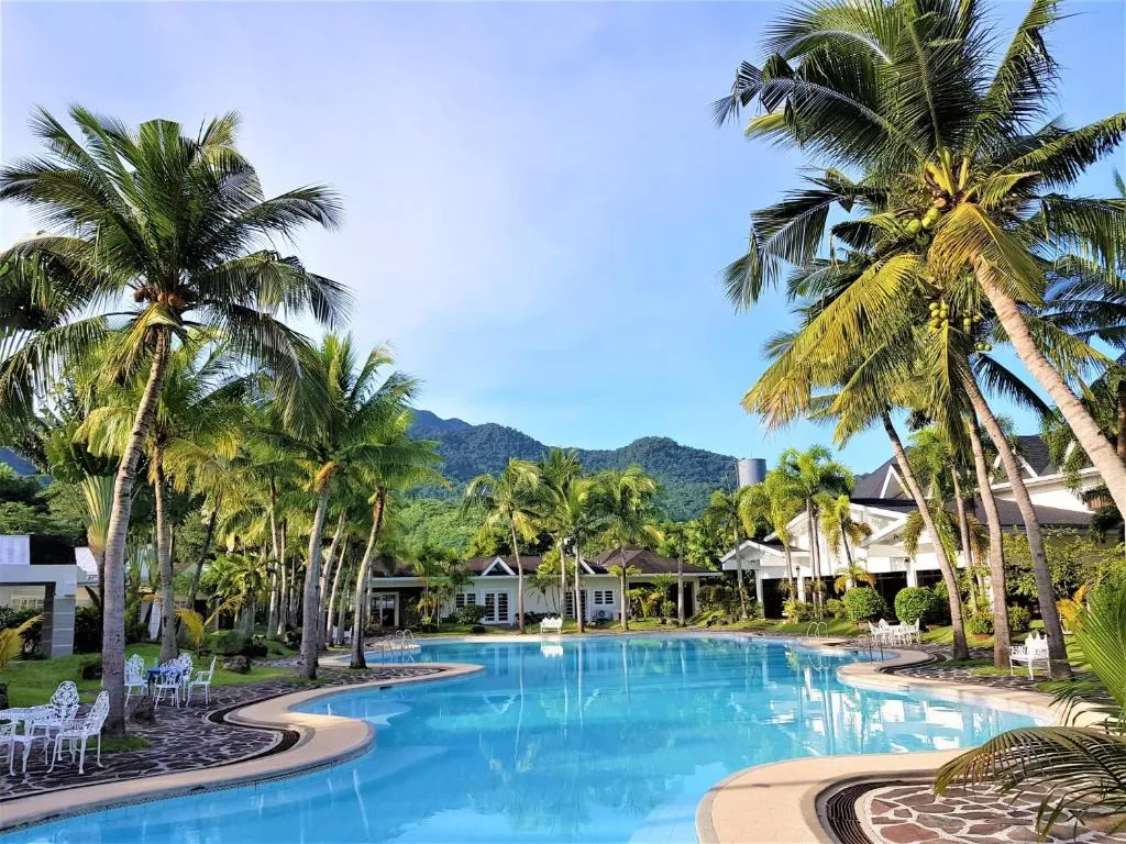 Chateau Bleu Resort, Hotel in Calamba