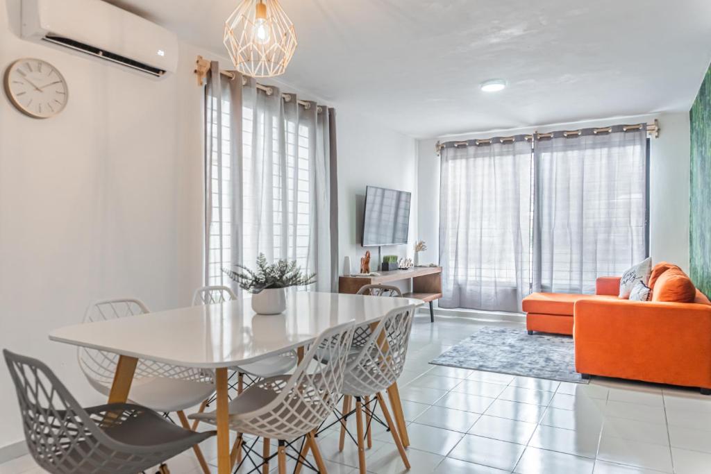 Pako Stays - Luxurious & Spacious 2 Bedroom Apartments Close to the Beach, Free Wi-Fi, Ideal Location in Downtown Cancun Centro - 2