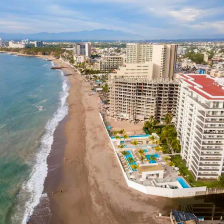 Apartamento con Piscina Frente al Mar en Puerto Vallarta - 2