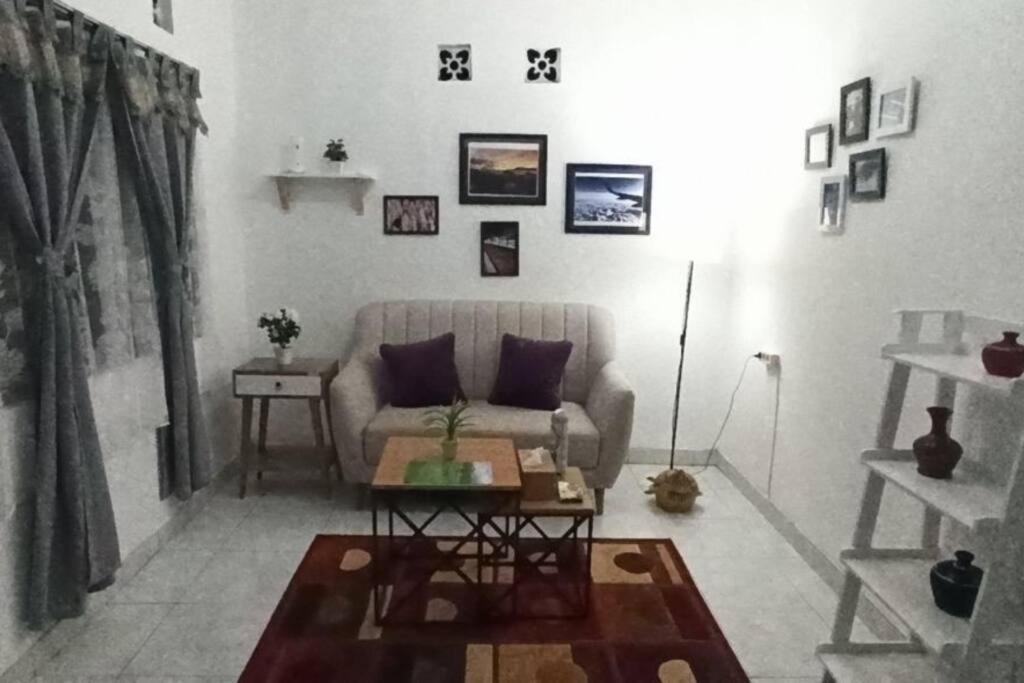 Homestay Omah Blunyah — Hotel in Yogyakarta