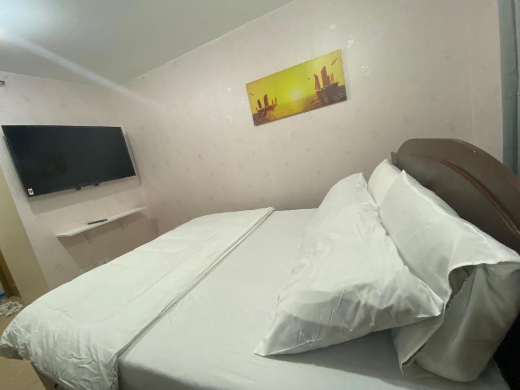 8 Spatial Condominium photo