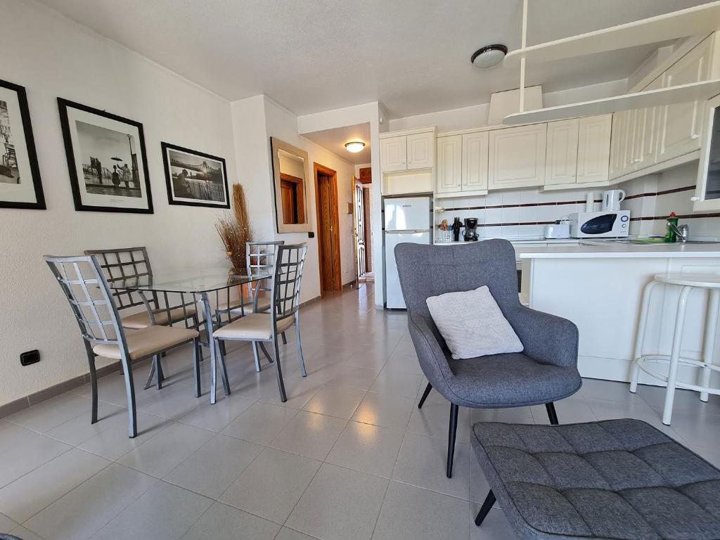 - - - - - FRONT LINE - - - - - Primera Linea - - - - - Apartments in Playa Flamenca photo