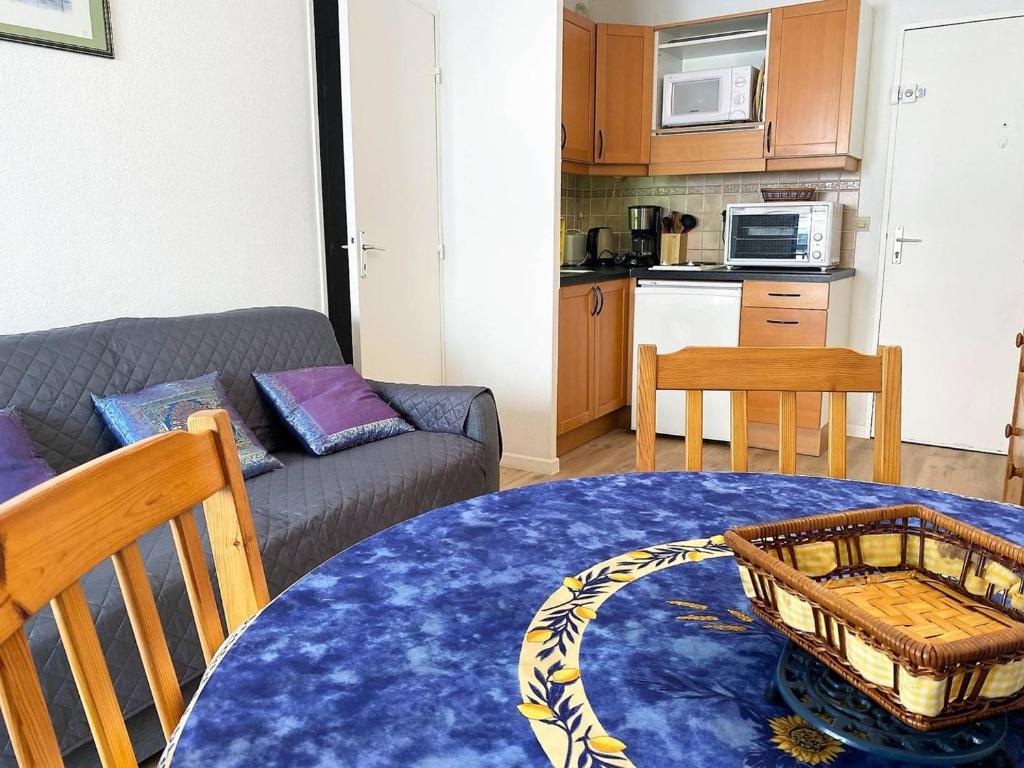 Appartement climatisé, 4 couchages, à 2 pas de la plage au Lavandou - FR-1-251-93 - 3