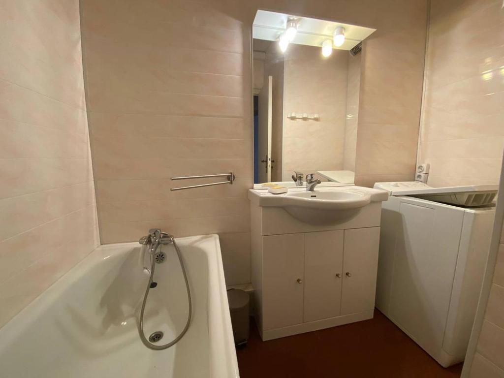 Appartement T3 climatisé avec 6 couchages, terrasse et parking à 300m des commerces - FR-1-81-490 - 3