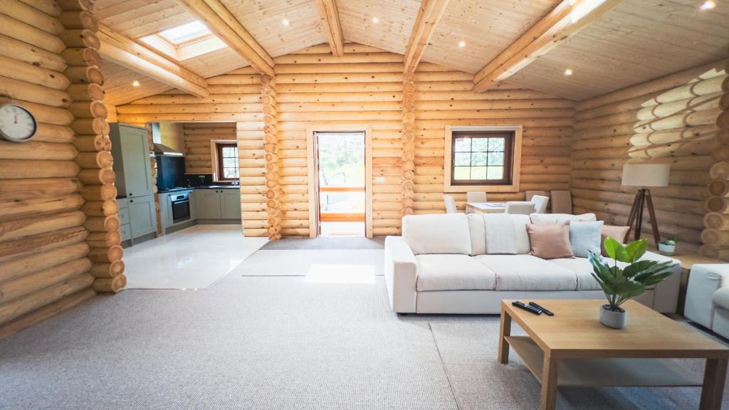 Up to 25 off Aspen Lodge, Amazing New Log Cabin with Hot Tub