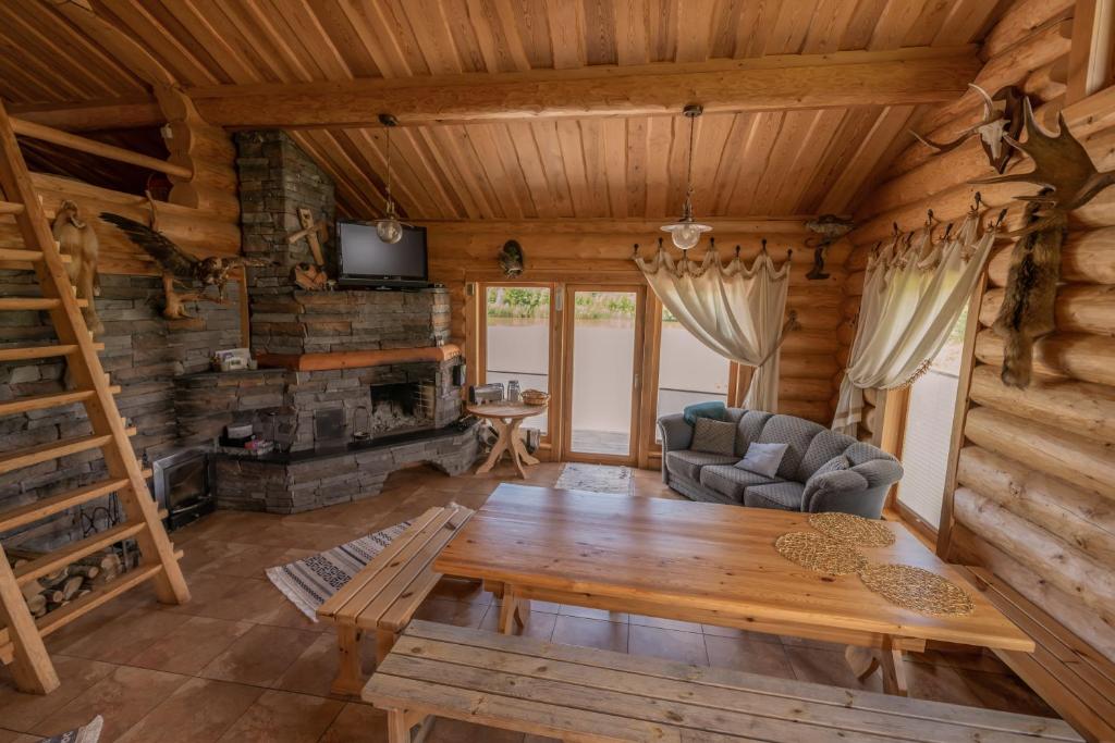 Marguse Metsamajad, Pärnu