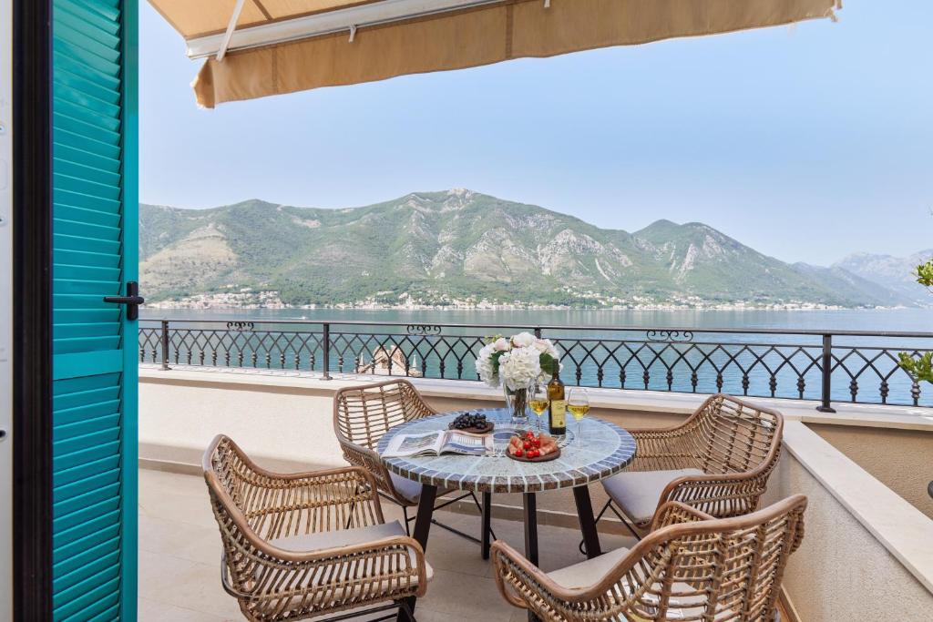 Penthouse on the Bay - 20m from the Beach - 2