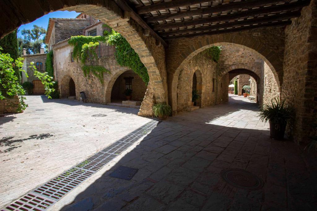 Arcs De Monells - Adults Only — Attractions in the area in Monells, Catalonia