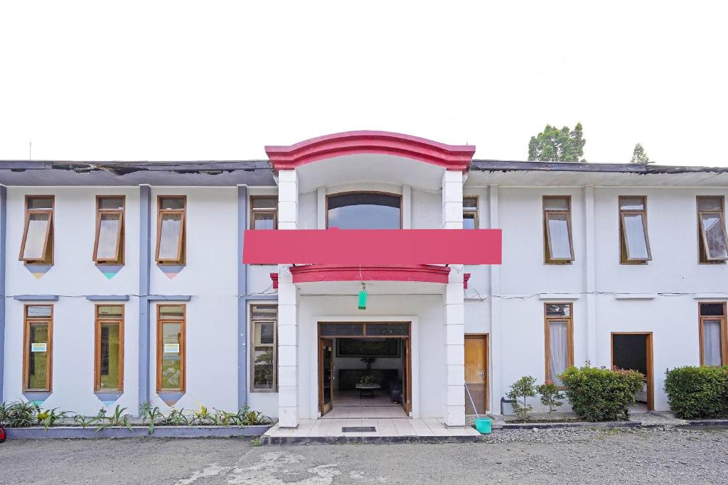 Koolkost syariah near Simpang Dago