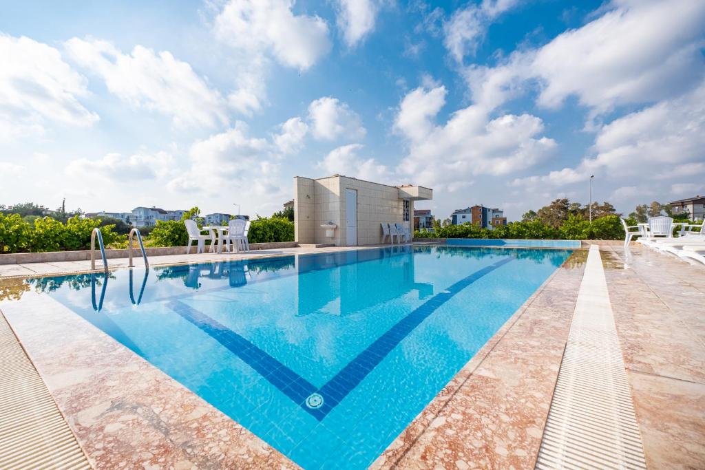 Assos Apart: Havuzlu sitede tamamı sizin 2 oda 1 salon daire photo