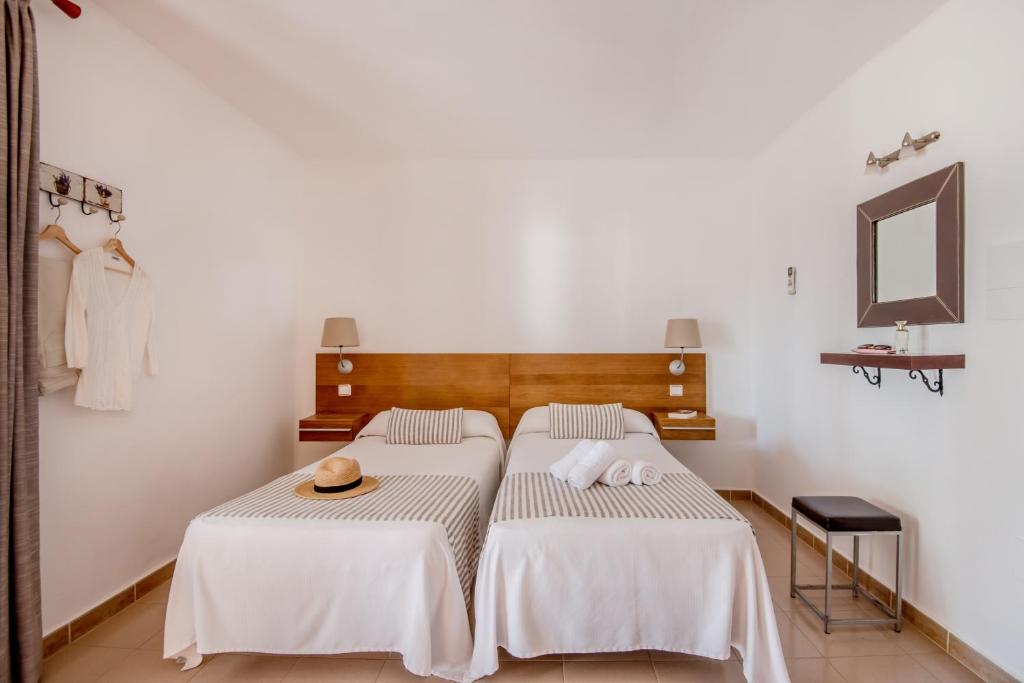 Bungalows Es Pins - Emar Hotels photo