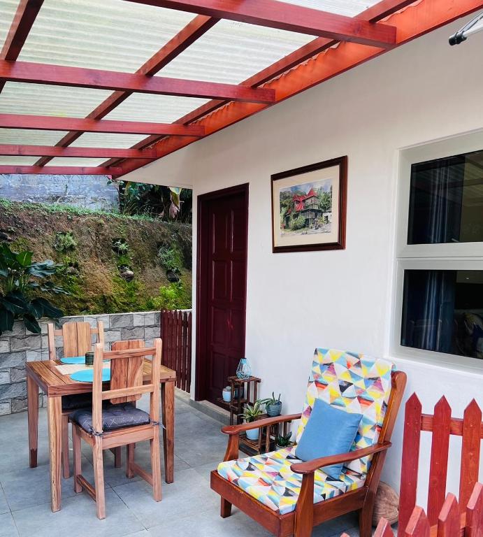 Garden Hut photo