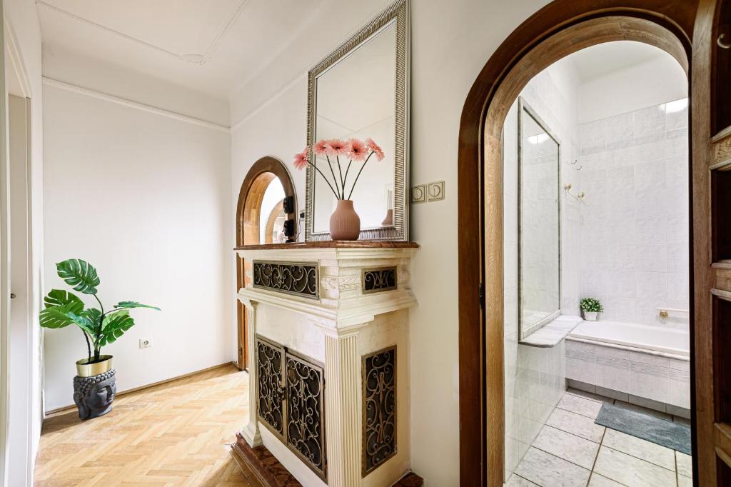 Stylish Homes Downtown Buda — Hotel in Budapest