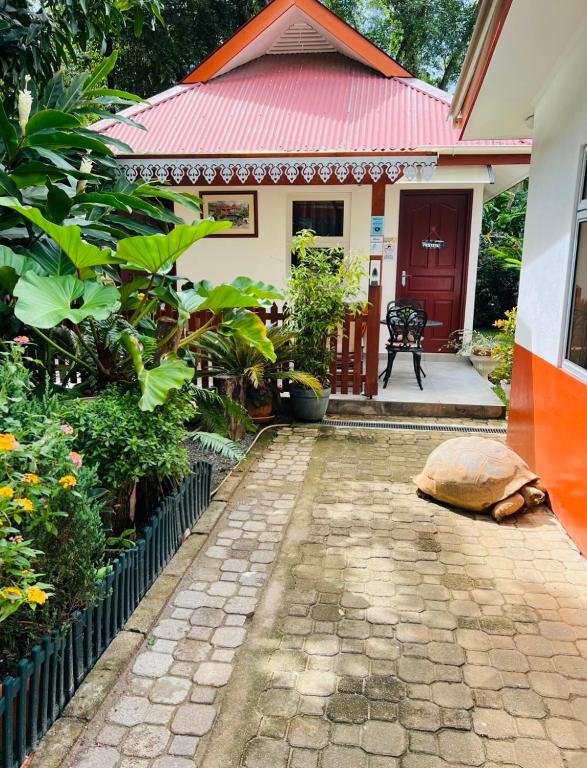 Garden Hut photo