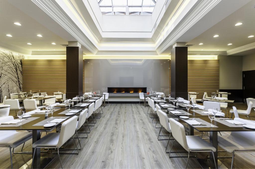 Ilunion Suites Madrid Hotel