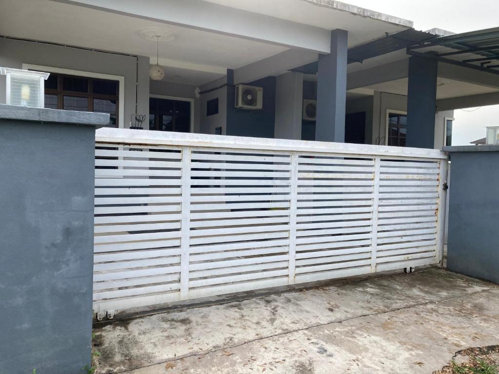 Kisah Manis Homestay (Cozy Semi-D Homestay) photo