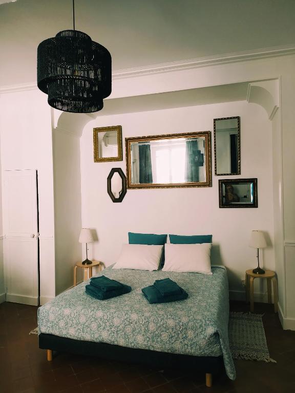 Le 9 de Cour, Chambre Caouette - 5