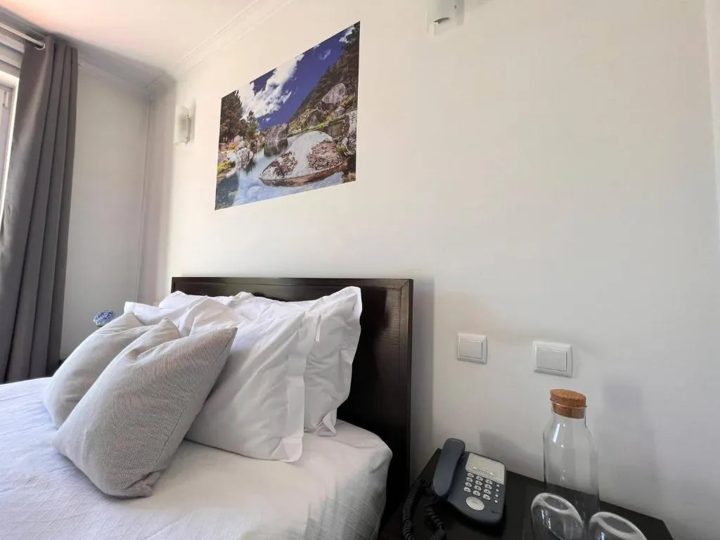 Vale do Zêzere Hotel，位于曼泰加什的酒店