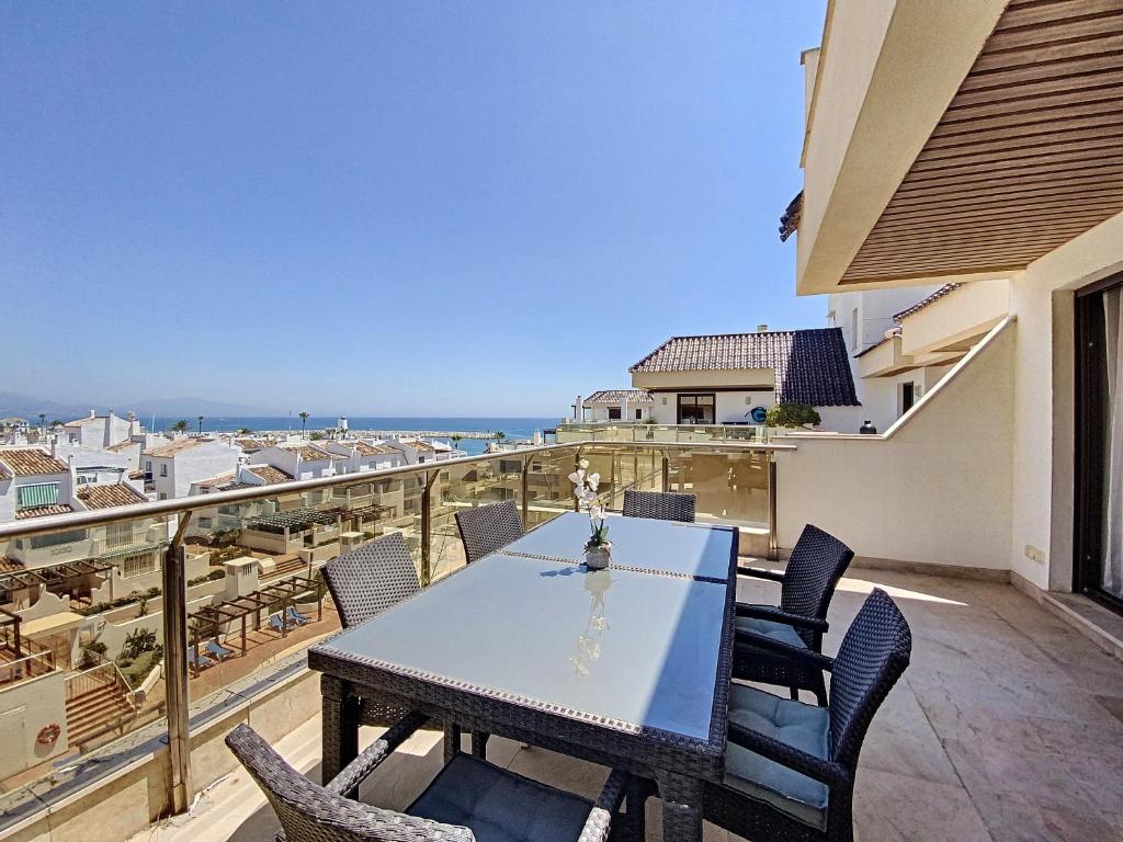 Lovely apartment with pool & sea views - Marina Del Castillo 2129 - 1