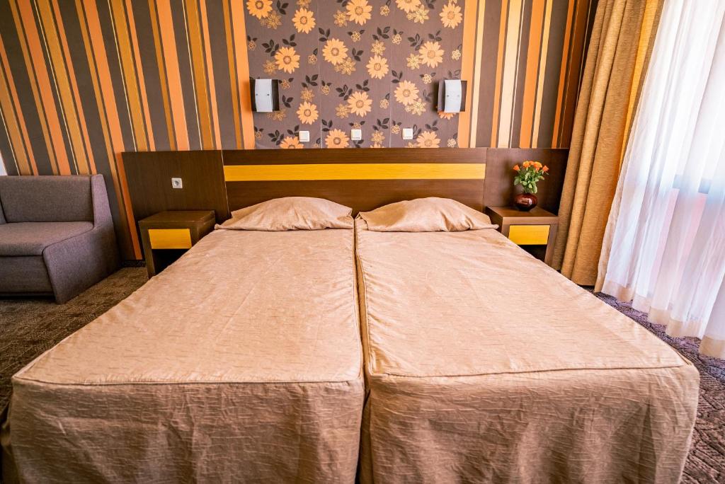 Izola Paradise Hotel - All Inclusive — Hotel rooms in Sunny Beach, Burgas Region
