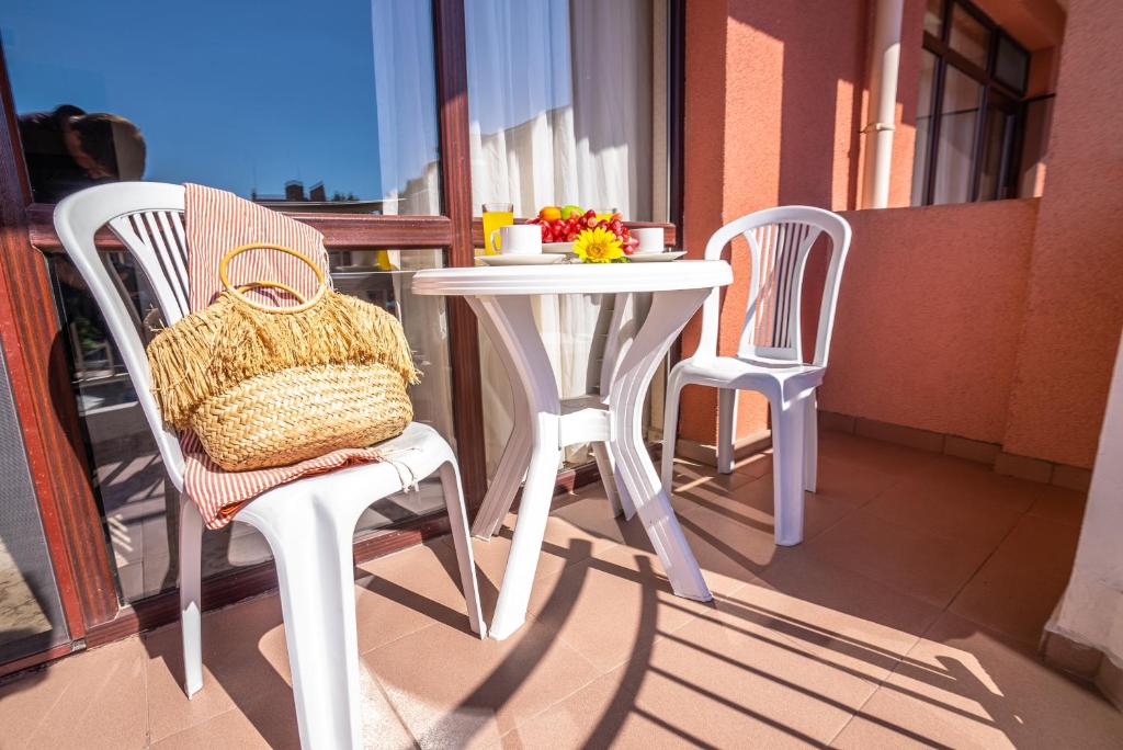 Izola Paradise Hotel - All Inclusive — Hotel rooms in Sunny Beach, Burgas Region