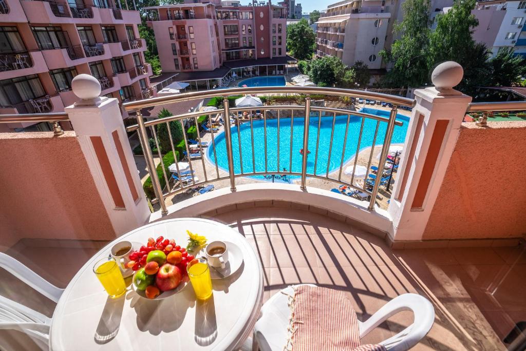 Izola Paradise Hotel - All Inclusive — Swimming pool in Sunny Beach, Burgas Region