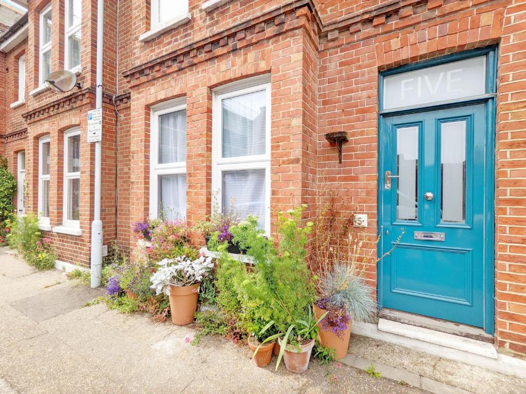 No Five - Worthing, Worthing