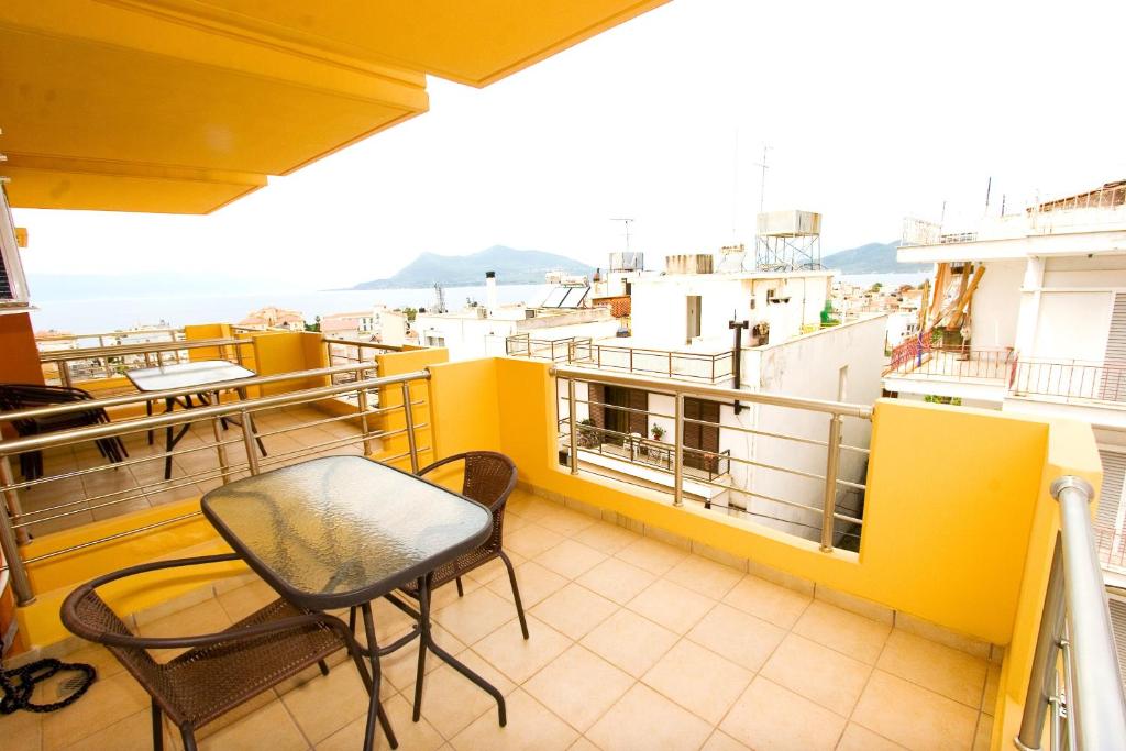 Dolphins Apartments photo