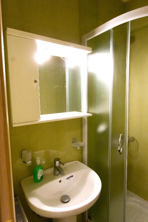 Dolphins Apartments photo