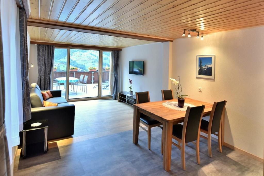 Ferienwohnung Alpengluhen photo