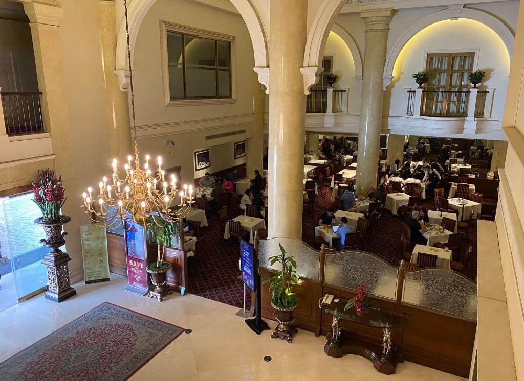 Hotel Dining