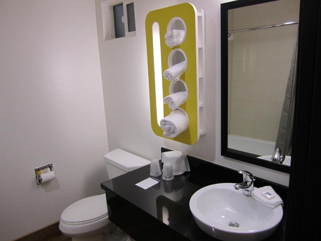 Motel 6-Anaheim, CA photo