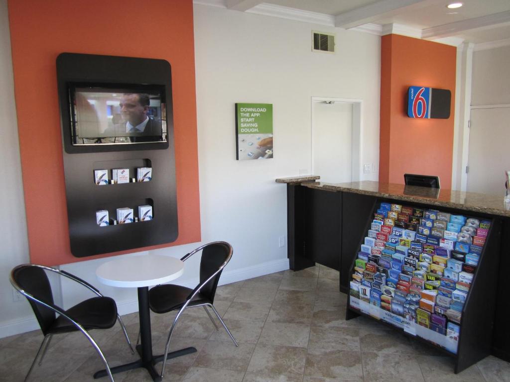 Motel 6-Anaheim, CA photo