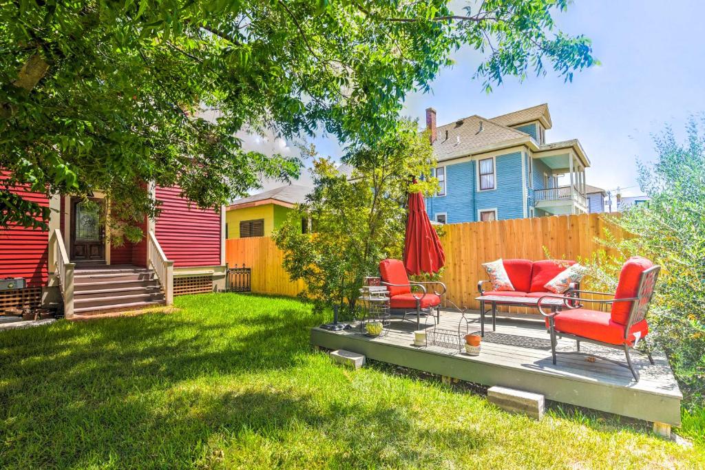 Historic Galveston Home Walk to The Strand!