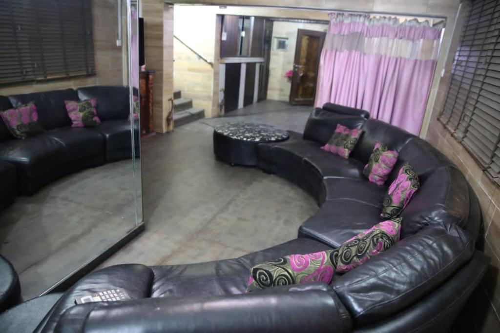 Health Plaza — Hotel in Lagos