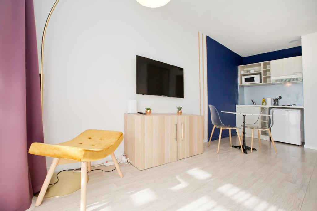Grand studio avec climatisation, balcon proche gare centre ville - 3