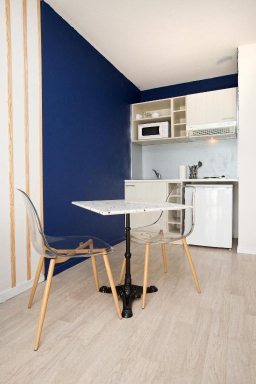 Grand studio avec climatisation, balcon proche gare centre ville - 4