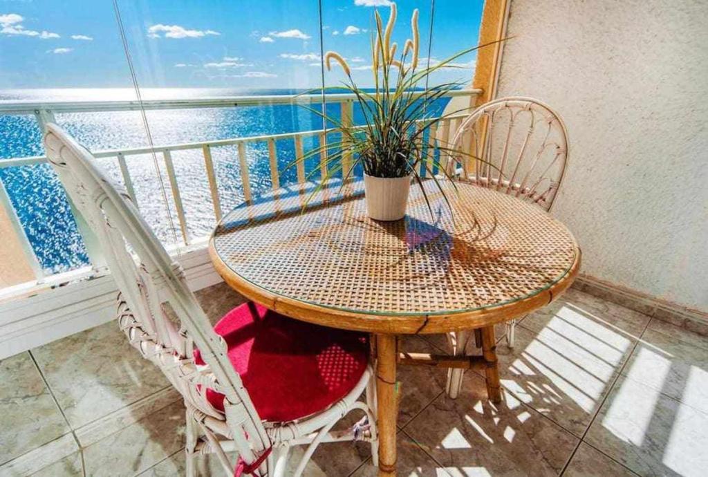 Espanhouse Maestro sea view apartment — Hotel in Torrevieja