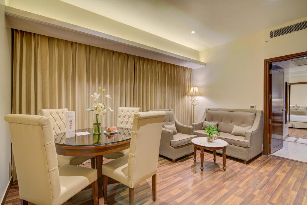 Hotel Home In (By Amrik Sukhdev) 眺望