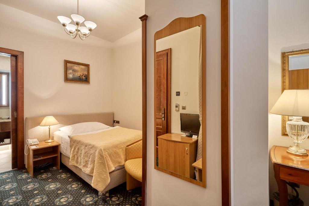 Hotel Romance Puskin photo