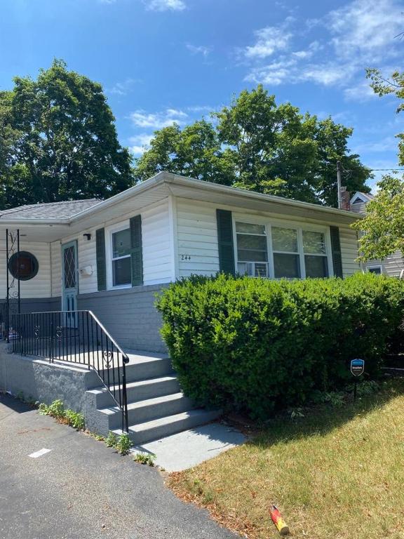 3 Bedrooms House Nassau County