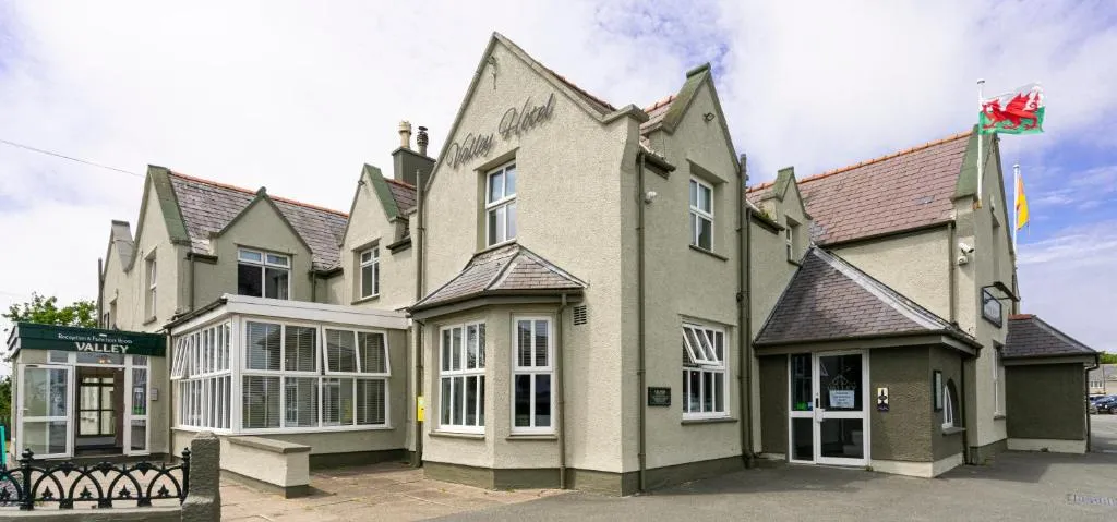 The Valley Hotel, Anglesey, hotel in Valley