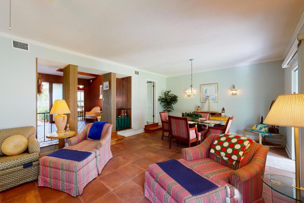 The Getaway 205, Glynn Haven