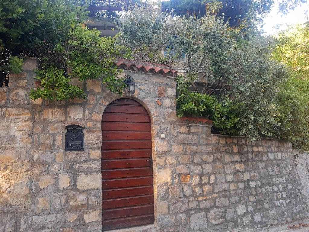 Sea-side Old Stone Villa with a private Garden - 1