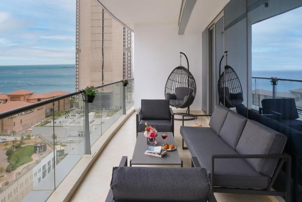 Trident Grand Residence - Luxury 2BR Marina and Sea View photo