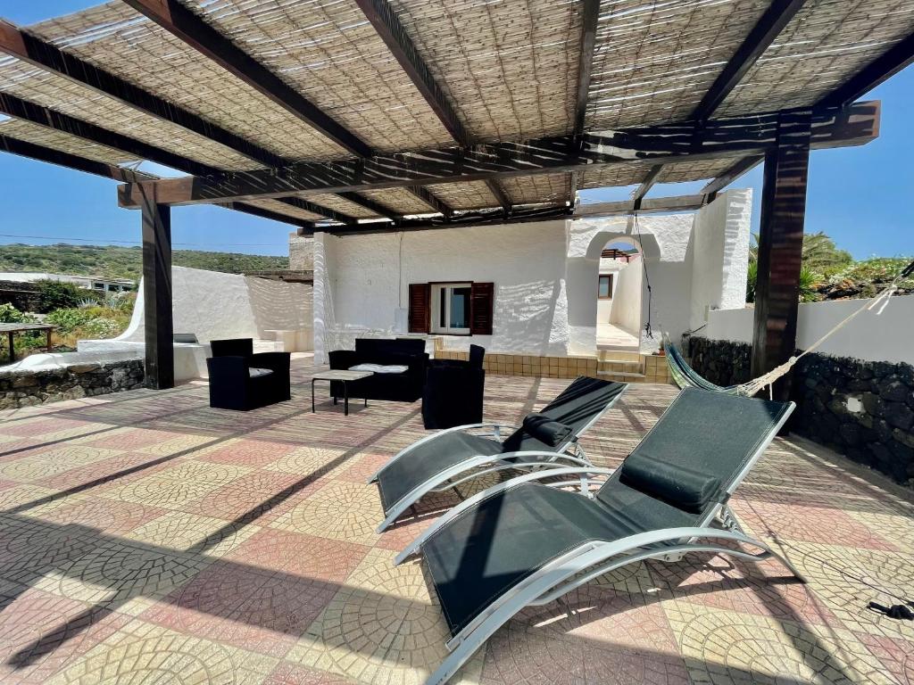 Waterfront Villa - 4