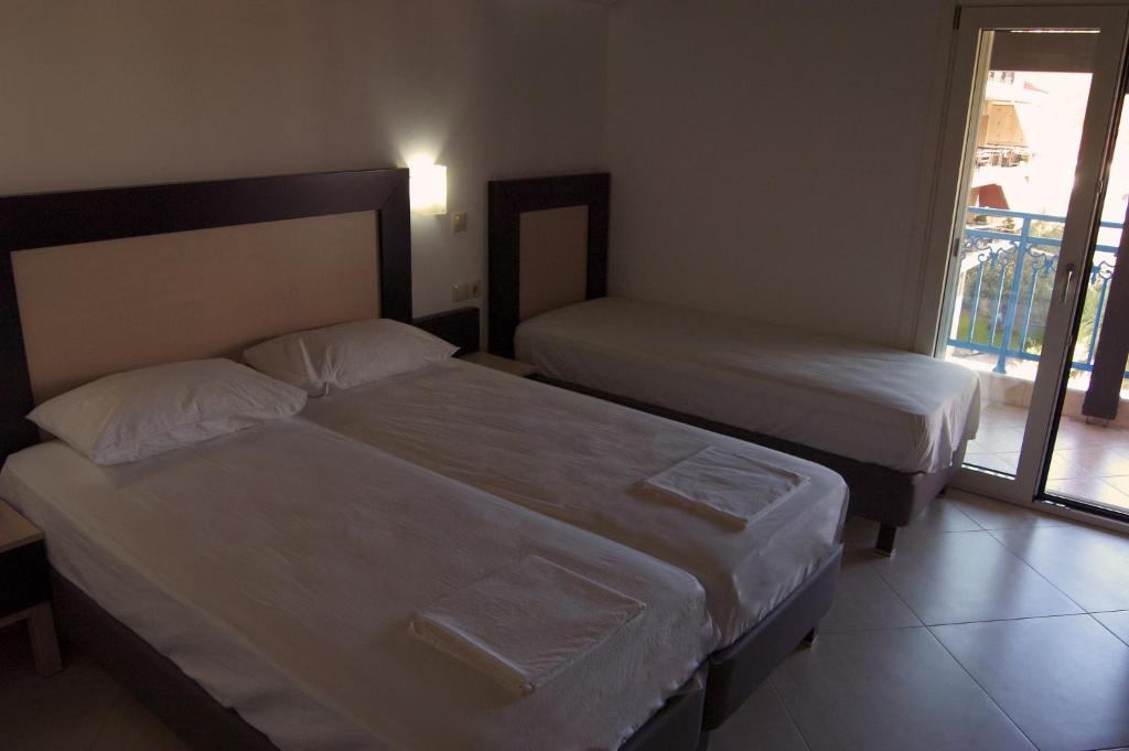 Hotel Dellis photo